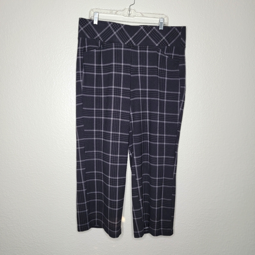 Torrid Plaid Wide Leg Pants in Black and gray
